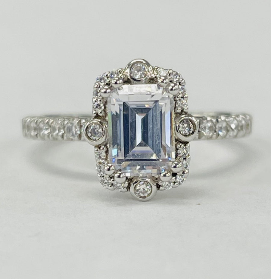 Romance - Classic Style With Vintage Halo Setting