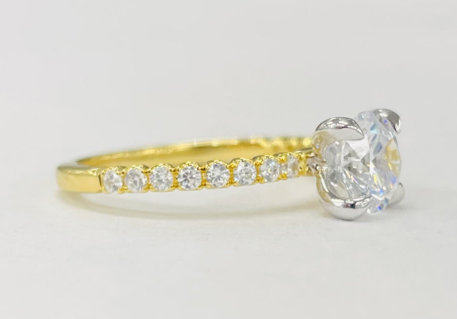 Romance - Simple Yellow Gold Diamond Setting