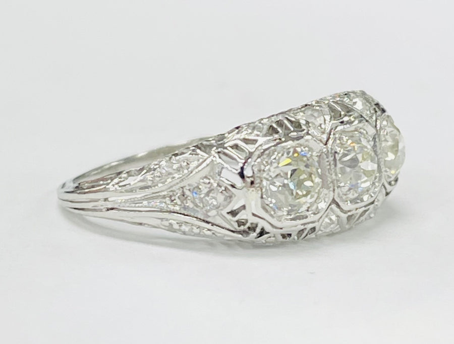 Stunning Vintage Three Stone European Cut Diamonds Ring