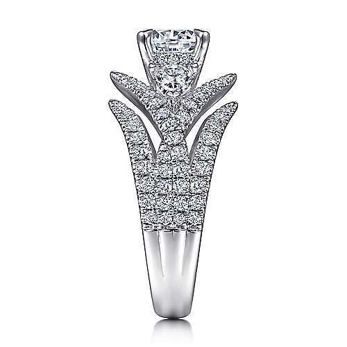 Gabriel & Co. Daya ER15408R4W44JJ – 14K White Gold Round Three Stone Diamond Engagement Ring