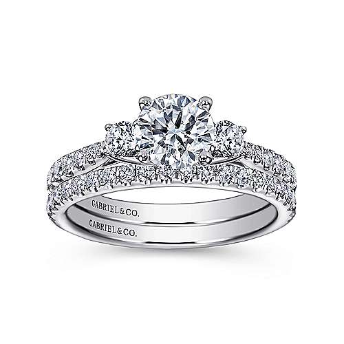 Gabriel & Co. Sandy ER7460W44JJ – 14K White Gold Round Three-Stone Diamond Engagement Ring