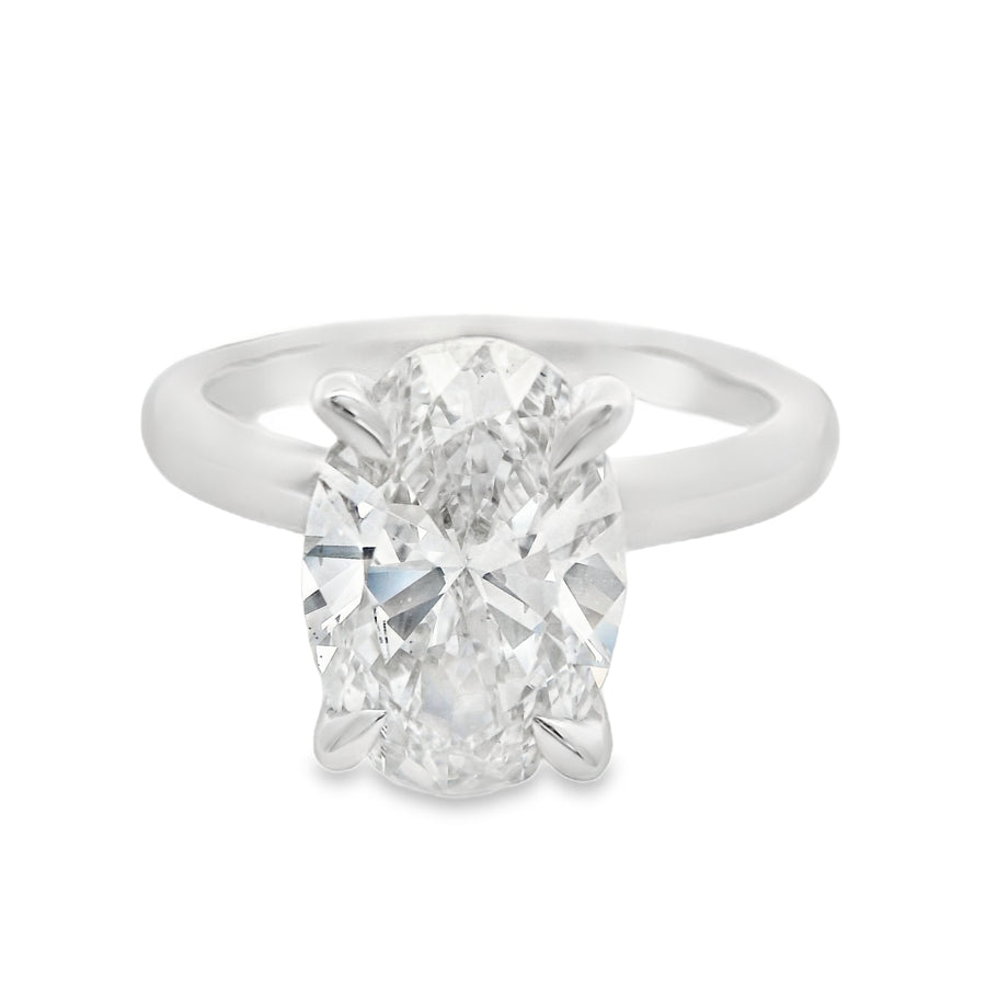 3CT Oval Solitare Enagement Ring - Lab grown