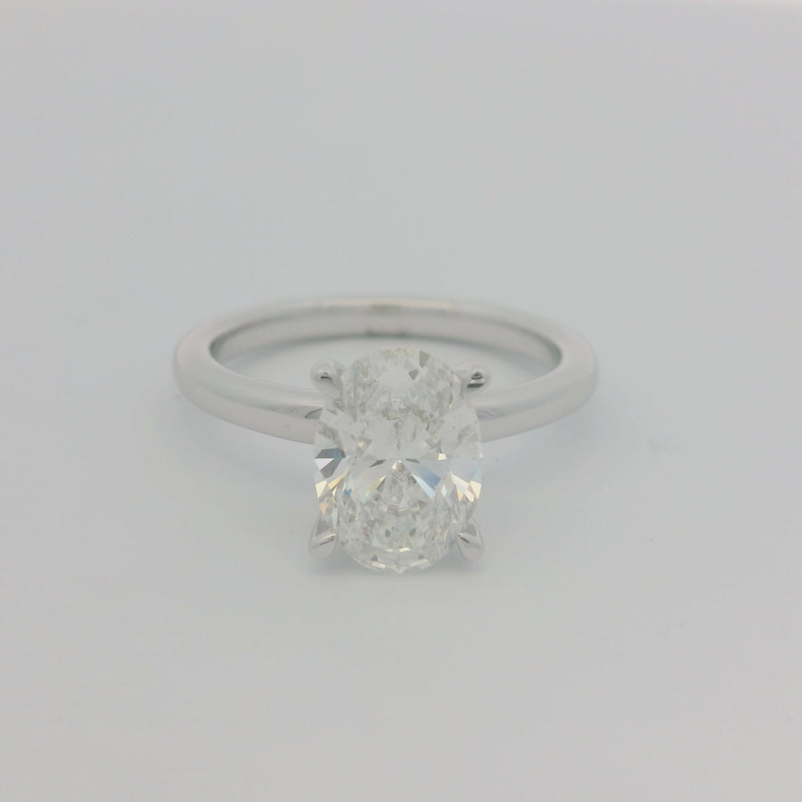 2CT Oval Solitare Engagement Ring - Lab Grown