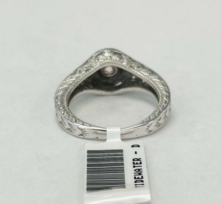 Vintage Detailed Script Diamond Ring