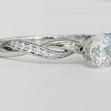 Romance - Simple Twist Diamond Setting
