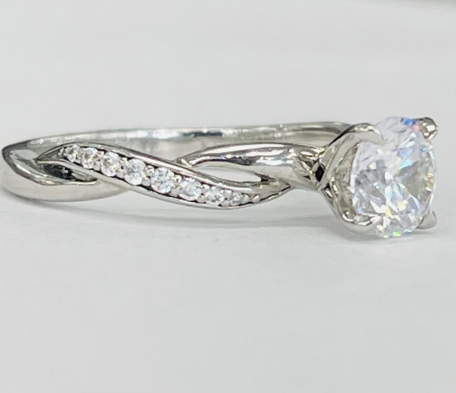 Romance - Simple Twist Diamond Setting