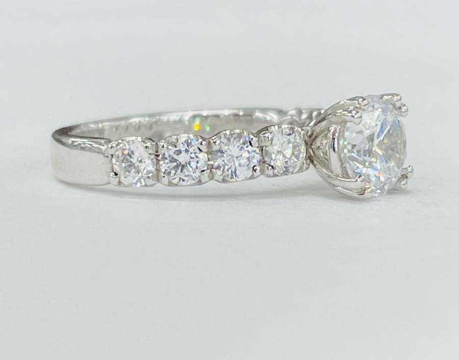 Romance - Classic Shared Prong Diamond Setting