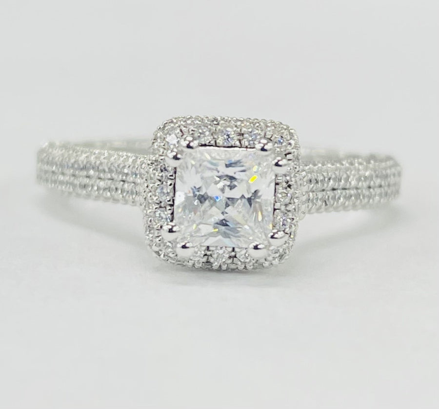 Romance - All Pave Diamond Halo Setting