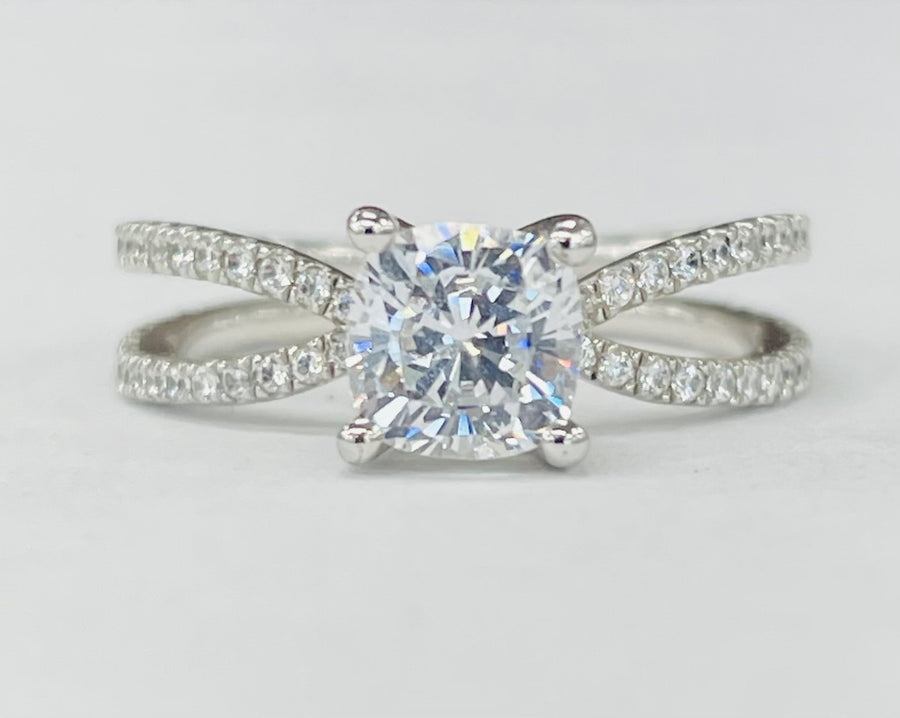 Romance - Petite Split Shank Daimond Setting