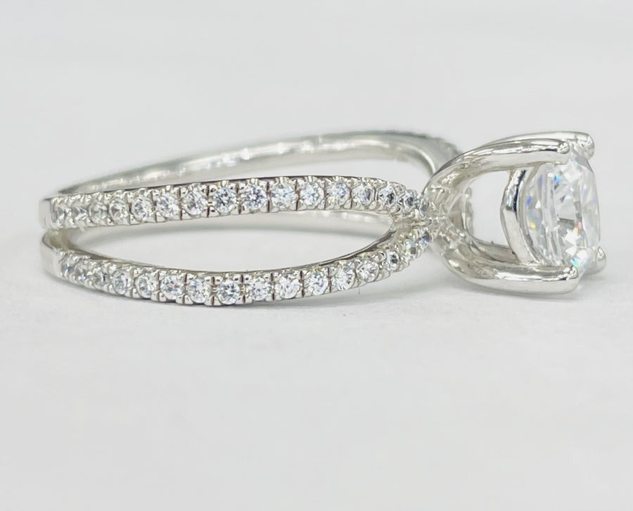 Romance - Petite Split Shank Daimond Setting