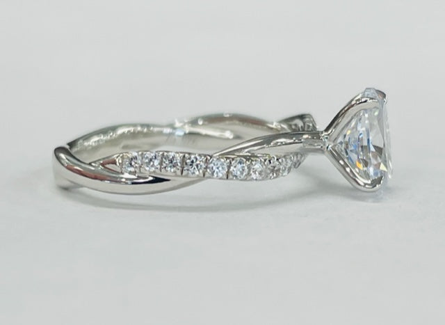 Romance - Simple Twist Diamond Setting