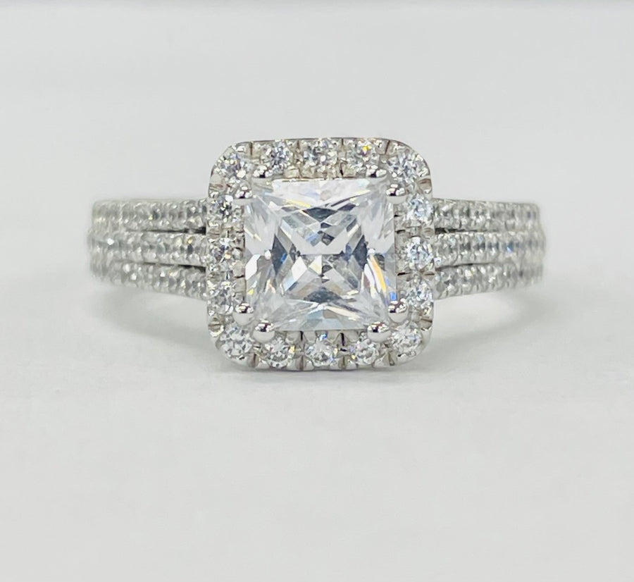 Romance - Triple Row Pave Shank Halo Diamond Setting