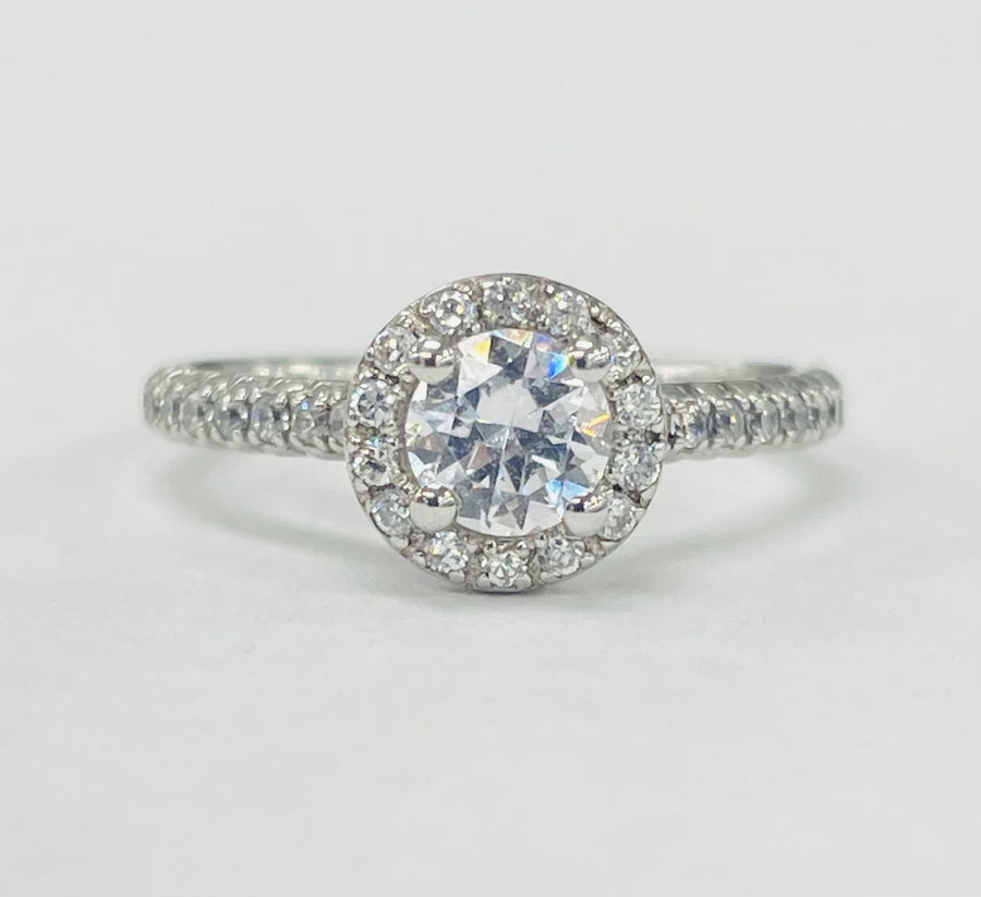 Romance - Simple Halo Diamond Setting