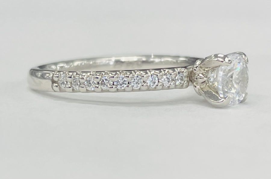 Romance - Simple Accented Solitare Diamond Setting