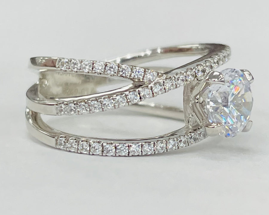 Noam Carver - Modern Open Twist Diamond Setting
