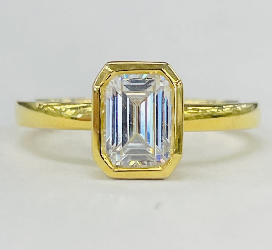 Noam Carver - Bezel Set Solitare Setting