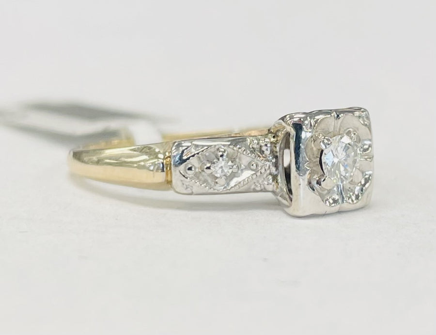 Vintage Two-Toned Accented Solitare