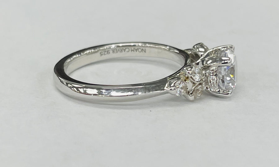 Noam Carver - Modern Accented Diamond Setting