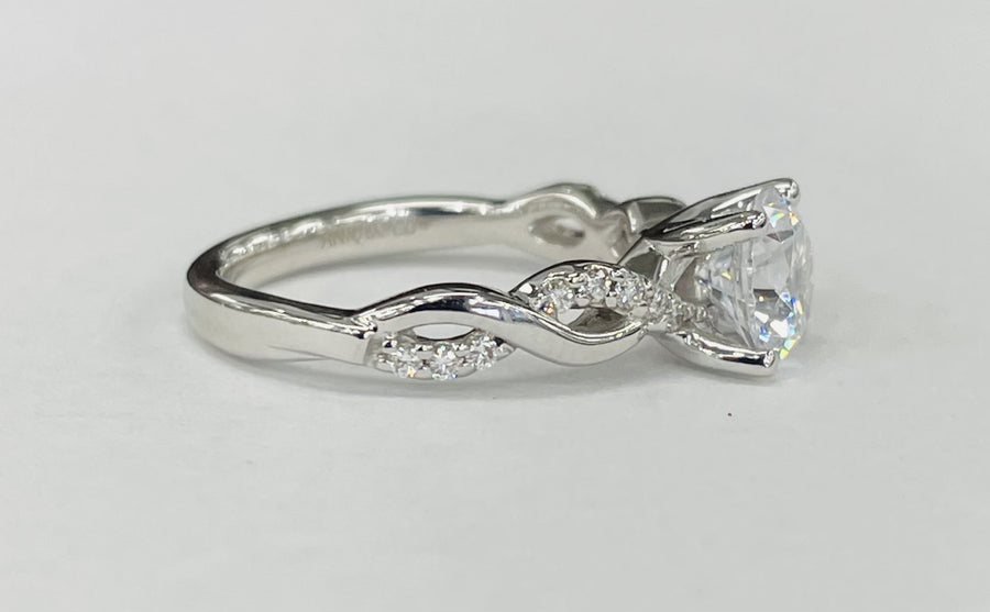 ArtCarved - Twist Diamond Setting