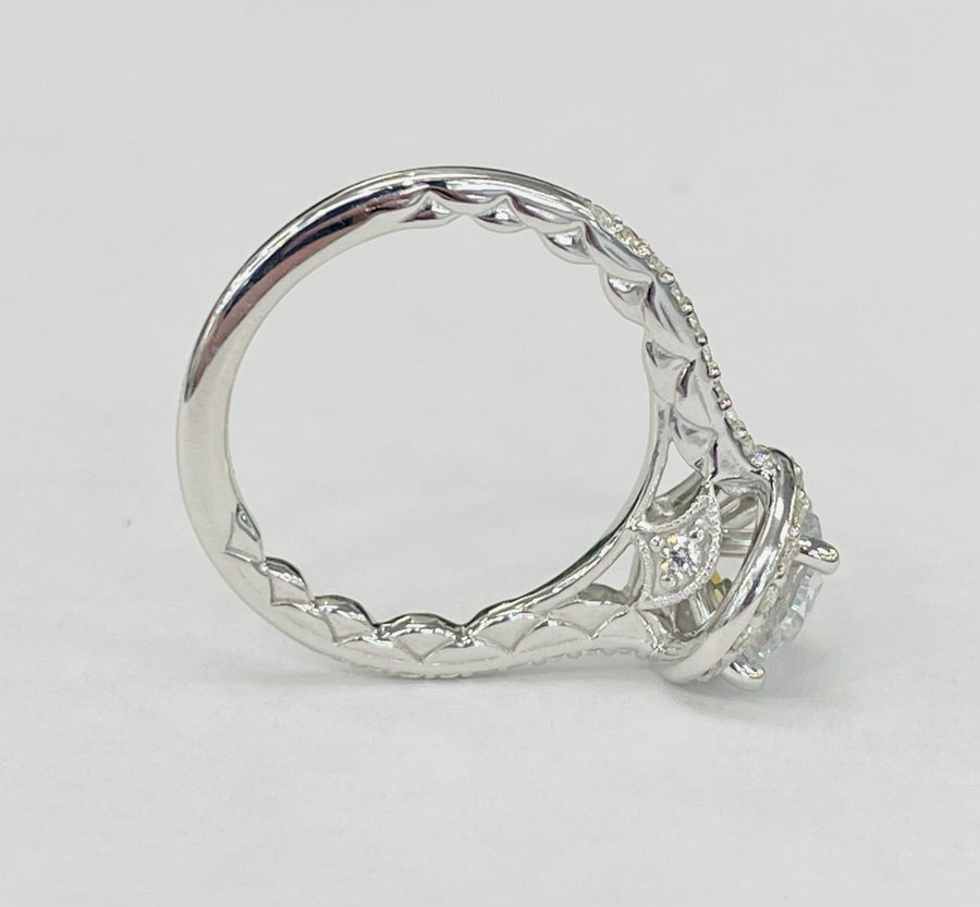 Scott Kay - Antique Halo Diamond Setting