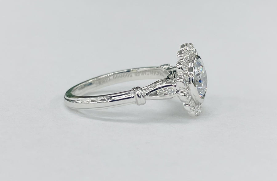 Noam Carver -  Modern Halo Bezel Set Diamond Setting