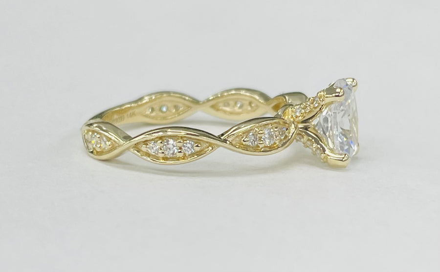 Noam Carver - Yellow Gold Diamond Head And Twist Diamond Shank Setting