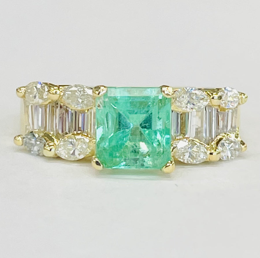 18KT Yellow Gold GIA Columbian Emerald And VS Diaond Ring