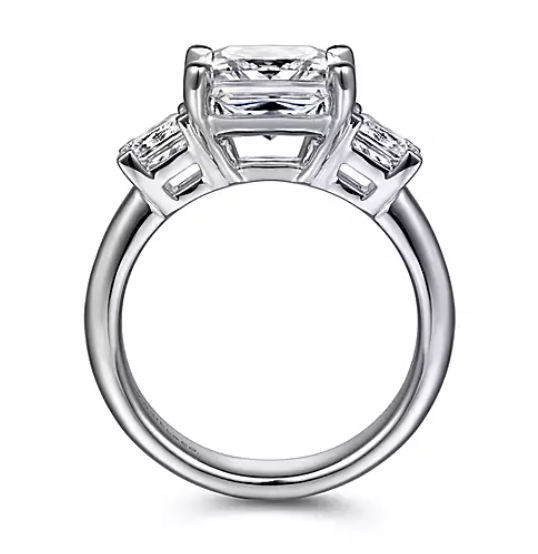 Kissena - 18K White Gold Princess Cut Three Stone Diamond Engagement Ring