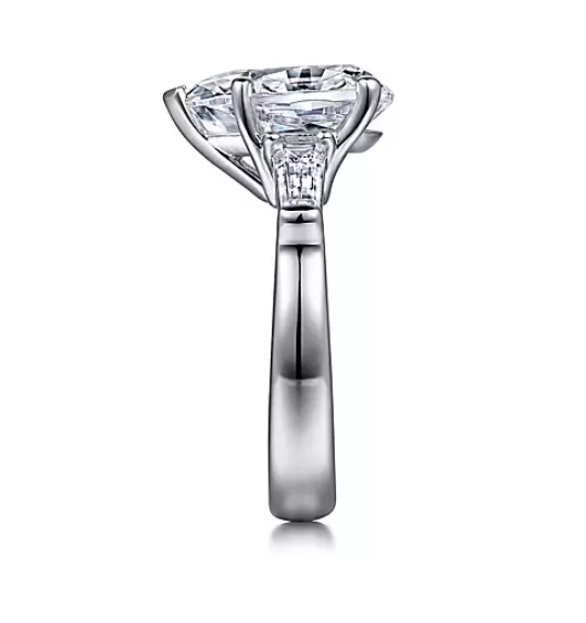 Bara - 18K White Gold Pear Shape Three Stone Diamond Engagement Ring