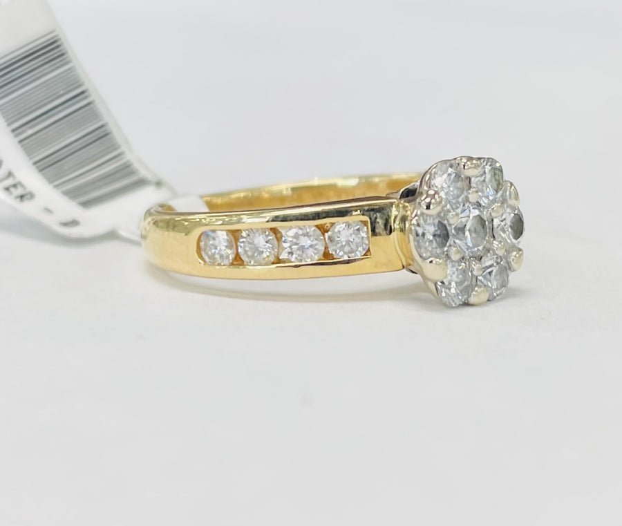 18KT Solitare Diamond Floral Style W/ Accents Engagement Ring