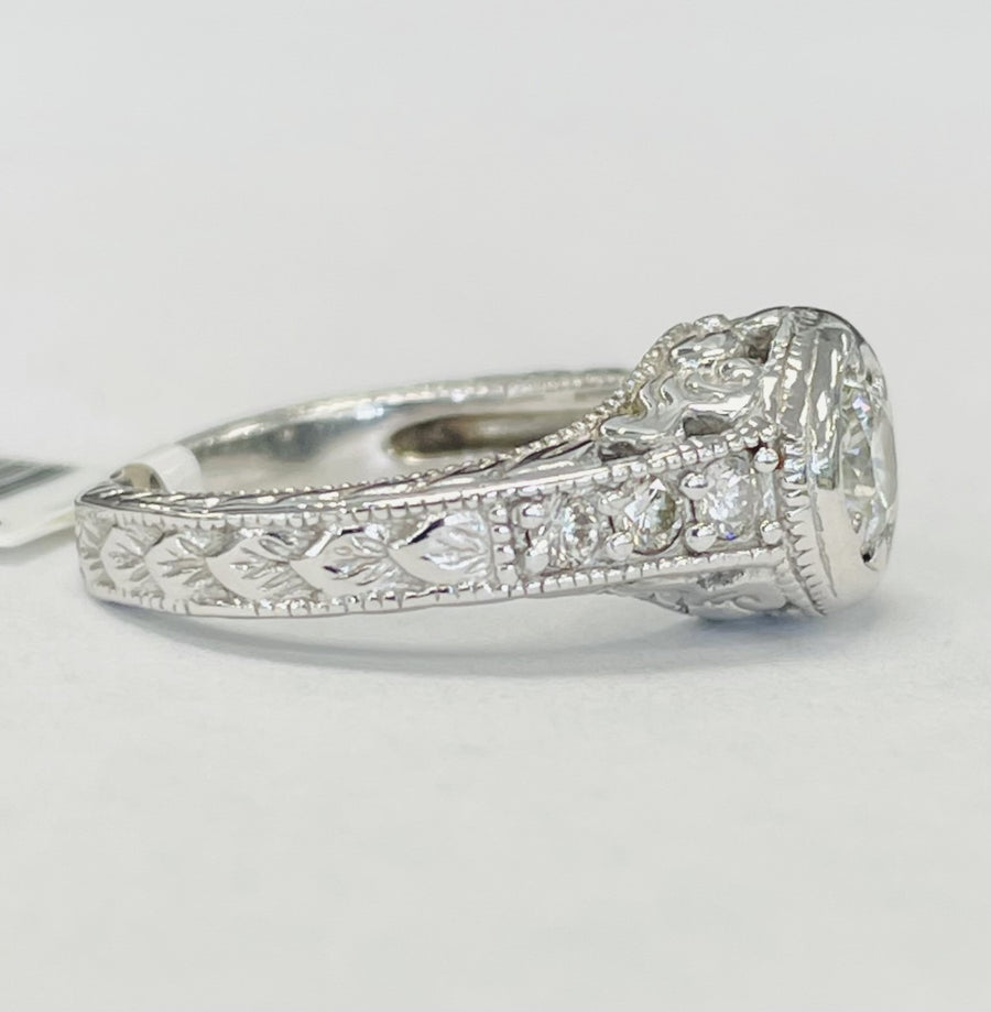 Vintage Detailed Script Diamond Ring