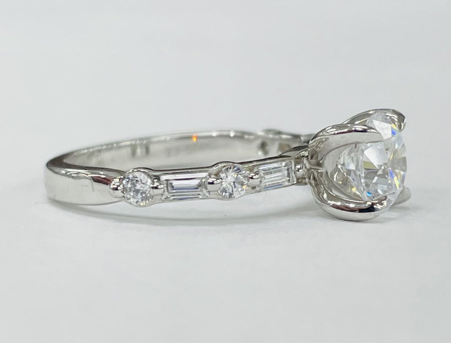 Romance - Simple Baghuette Diamond Setting