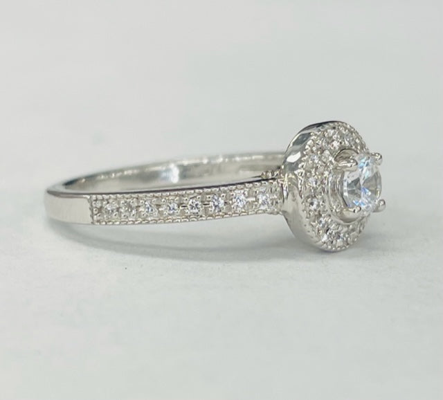 Romance - Simple Halo Accented Diamond Setting