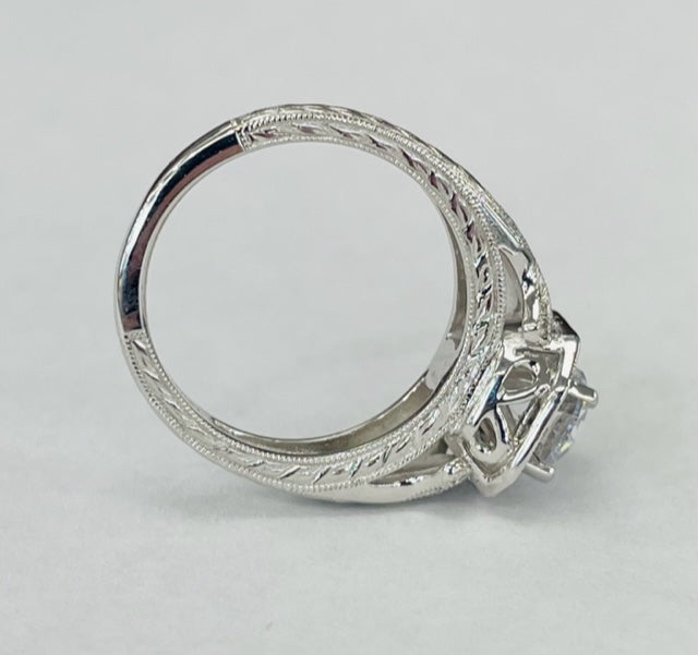 Noam Carver - Vintage Inspired Statement Diamond Setting