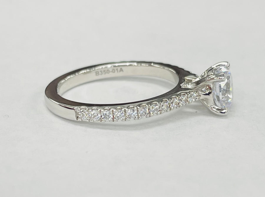 Noam Carver - Tappered Pave Diamond Setting