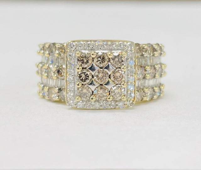 2CTW Chocolate & White Diamond Eastate Ring