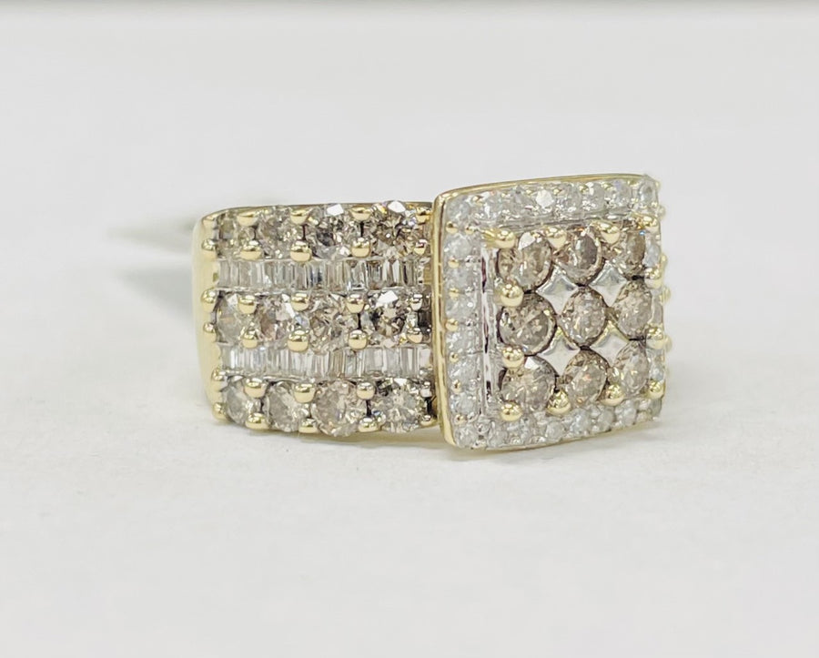 2CTW Chocolate & White Diamond Eastate Ring