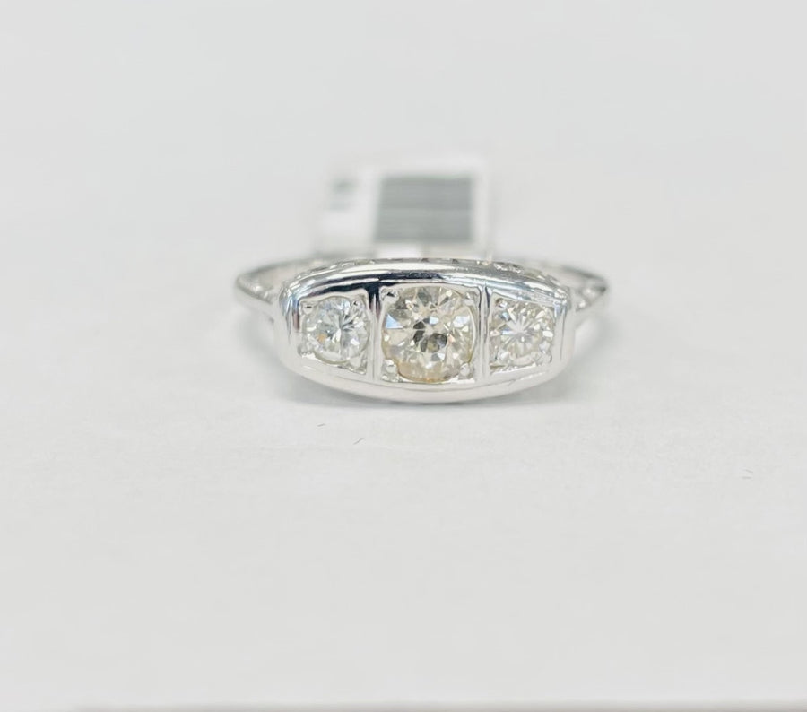 Art Deco Vintage Diamond Ring