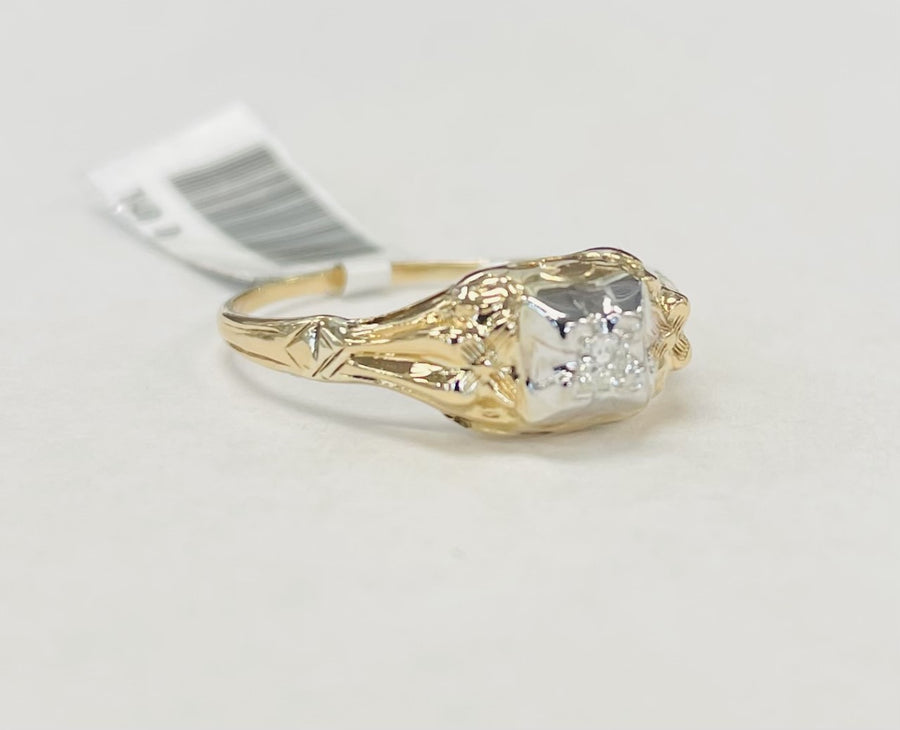 Vintage Petite Diamond Ring
