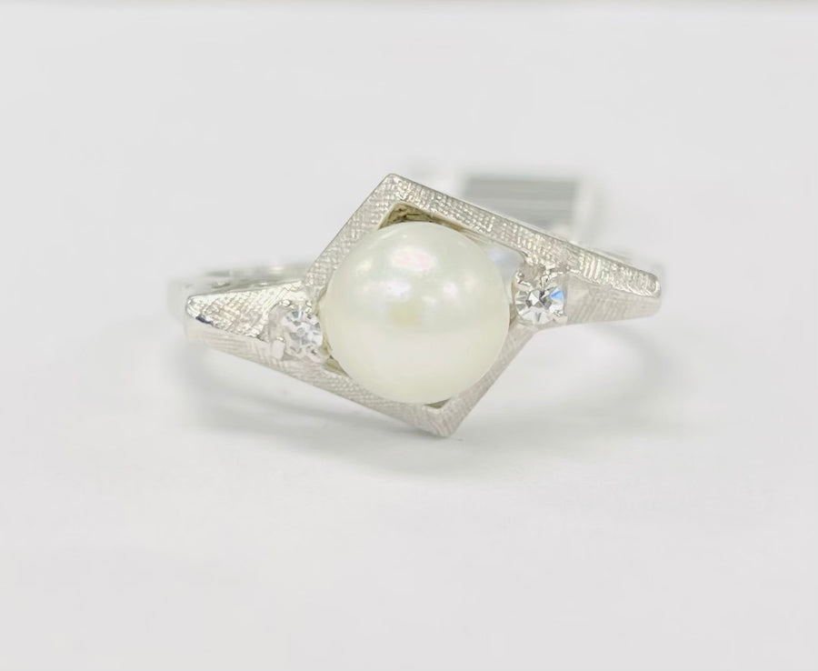 Vintage Pearl Ring W/Unique Finish