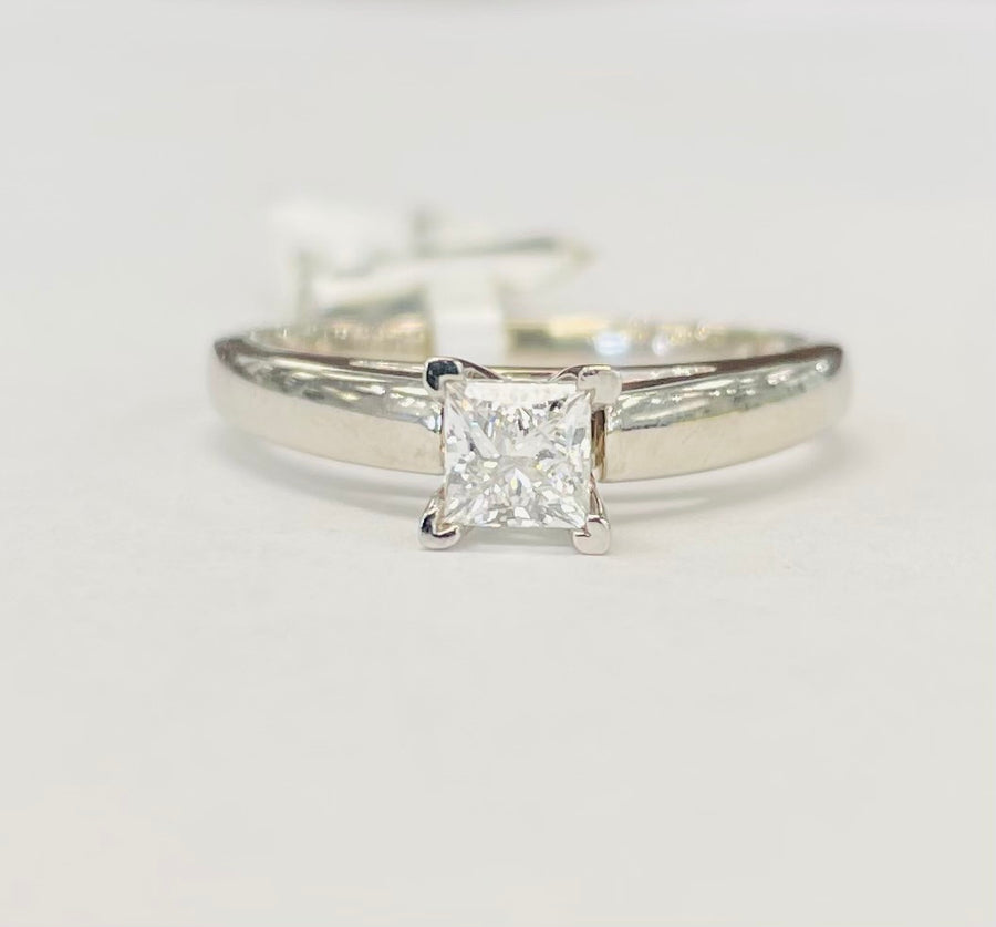 Pre-owned Small Princess Cut Diamond Solitaire Engagement Ring - Womens  from Avanti of Ashbourne Ltd UK